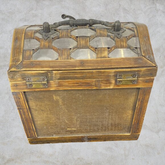 VINTAGE SMALL WOODEN TRUNK -- Woven Panels, Wood/Metal, Hook Latch, Metal Handle - Picture 9 of 9